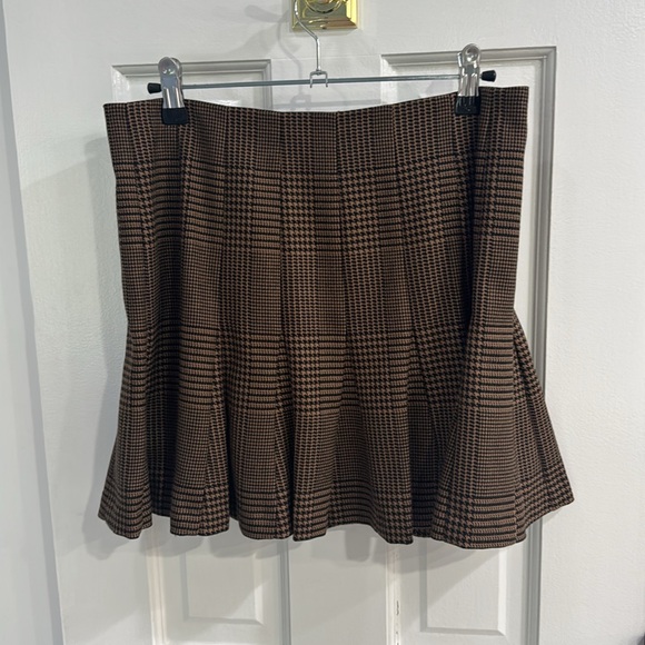 Alice + Olivia Brown Plaid Blazer and Skirt Set - Picture 4 of 8